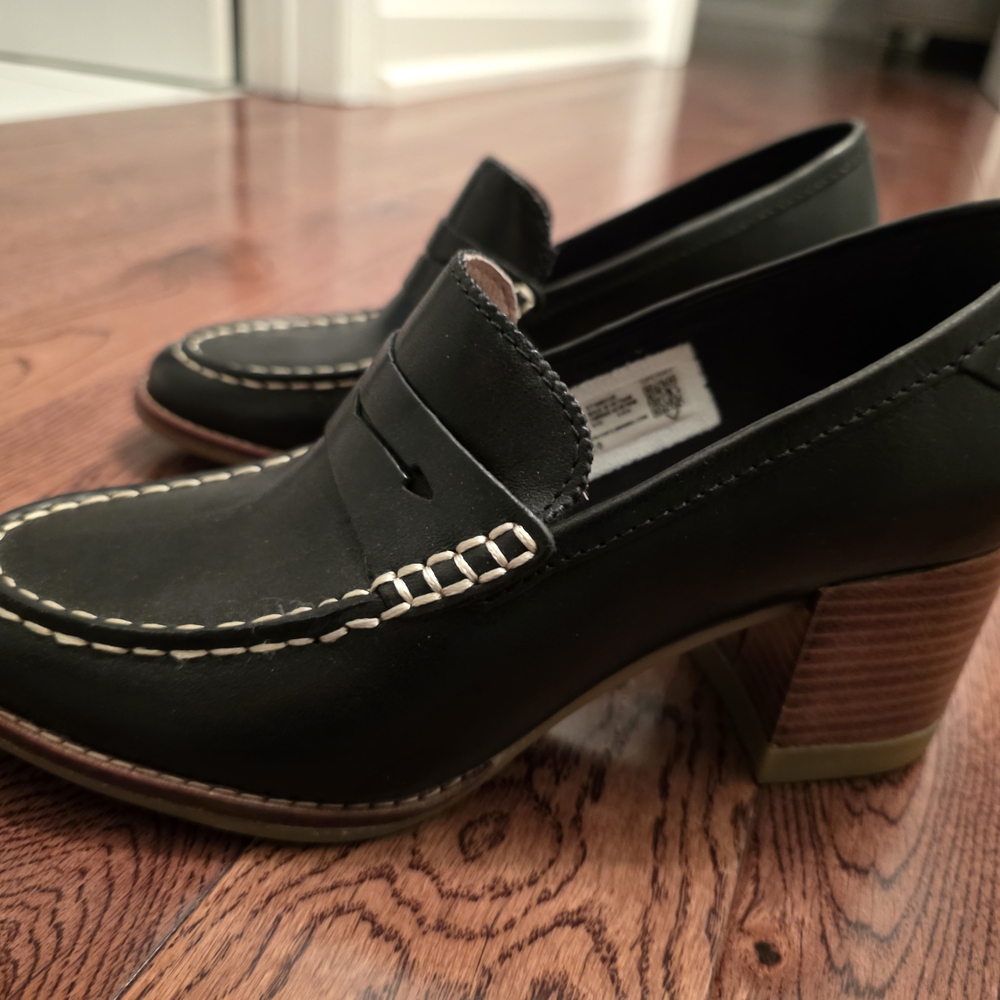 Sperry Seaport Classic Black Loafers with Wooden Heel